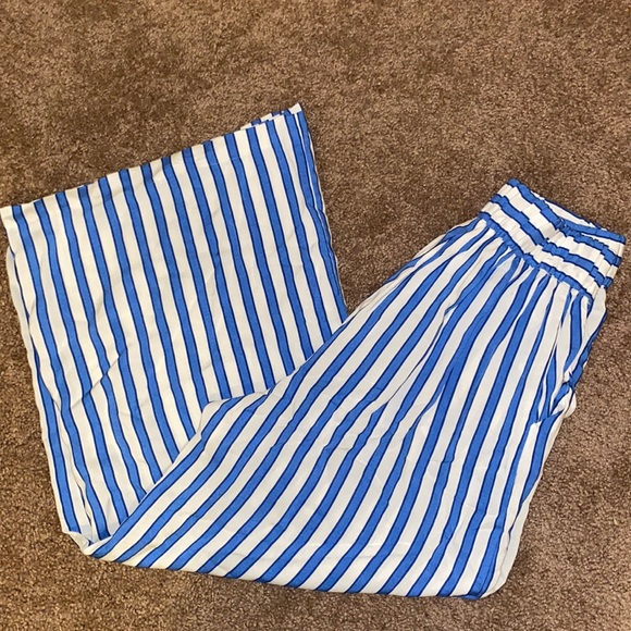 H&M Pants - *3 for $25*👗H&M Blue Striped Flowy Pants